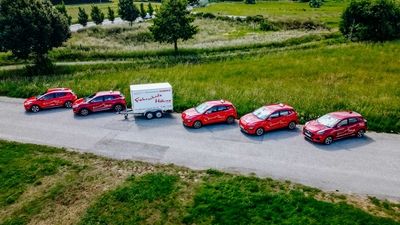 Fahrschulfahrzeuge Seitenansicht aus der Vogelperspektive